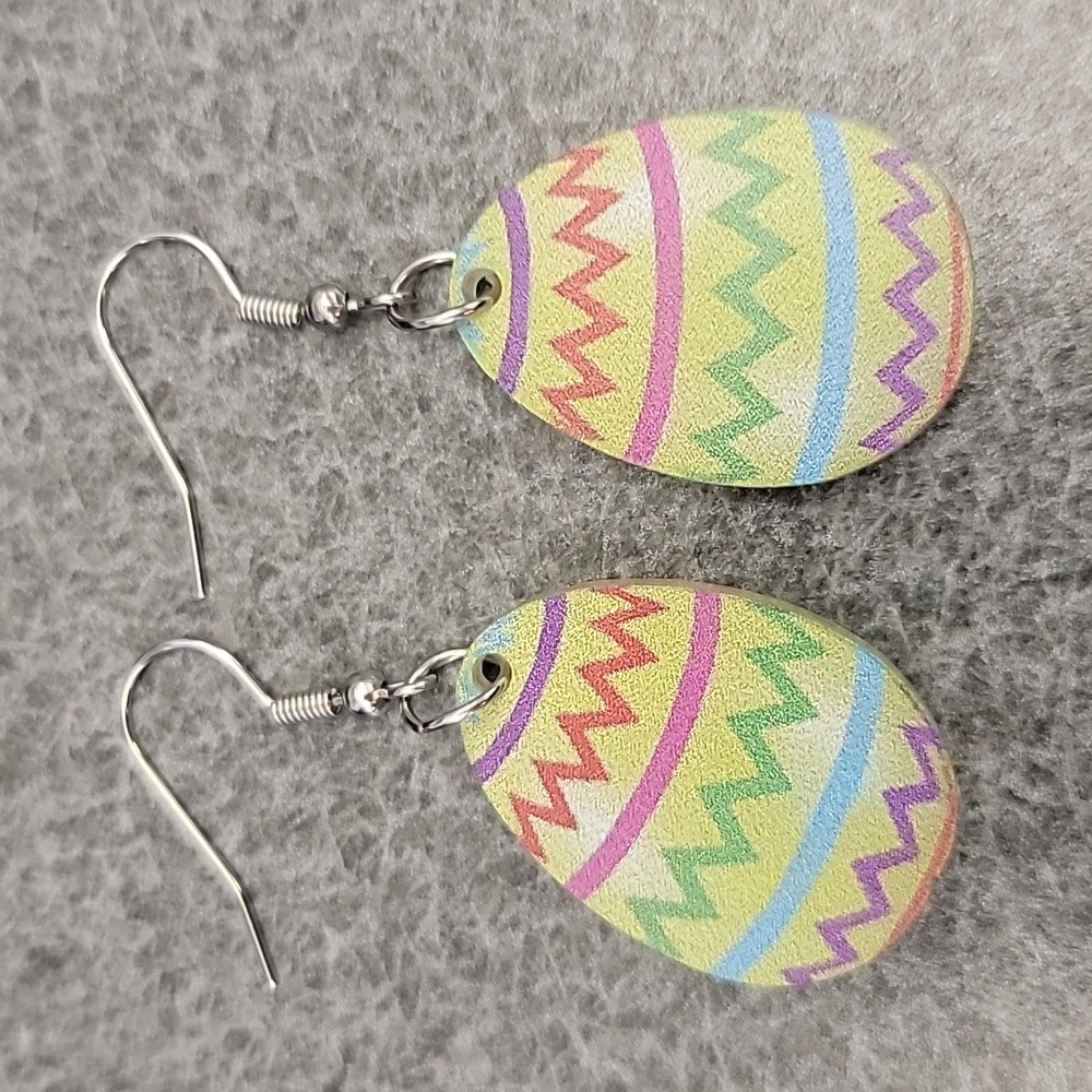 Adorable Easter Egg Dangle Earrings